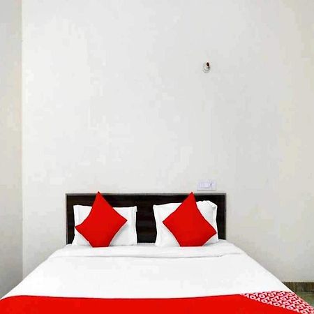 Hotel Sky Bird Bhauli Esterno foto