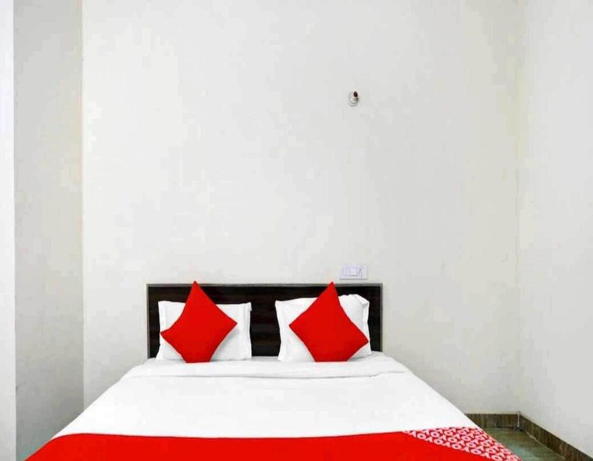 Hotel Sky Bird Bhauli Esterno foto