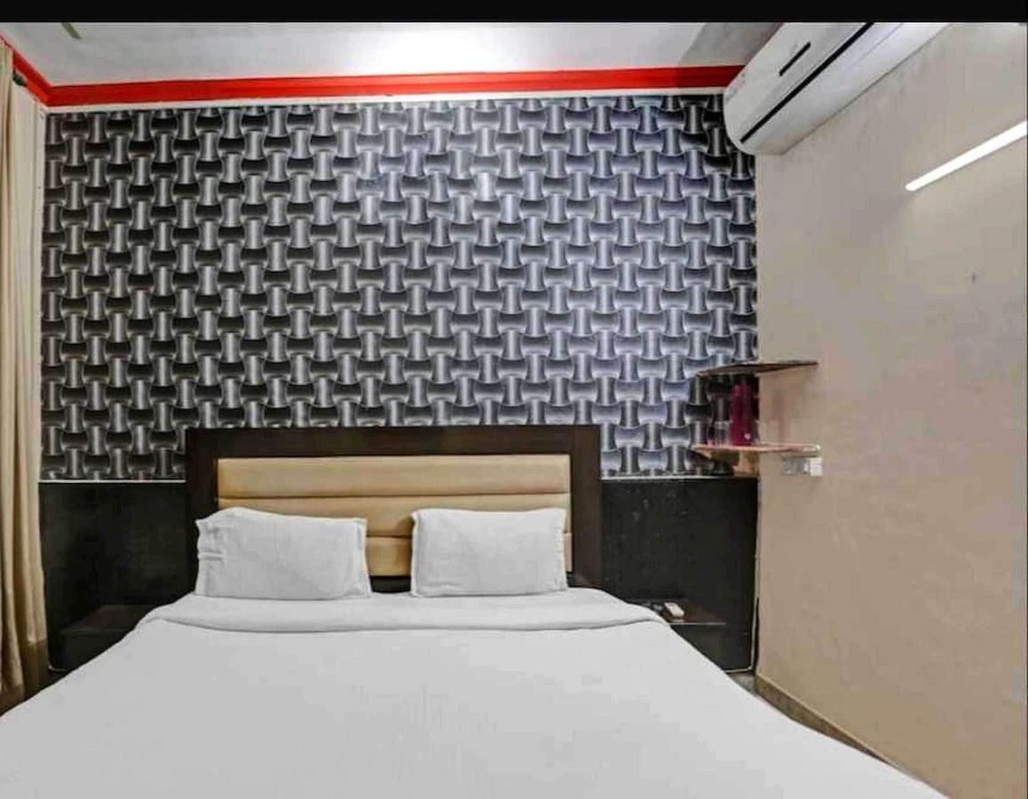 Hotel Sky Bird Bhauli Esterno foto