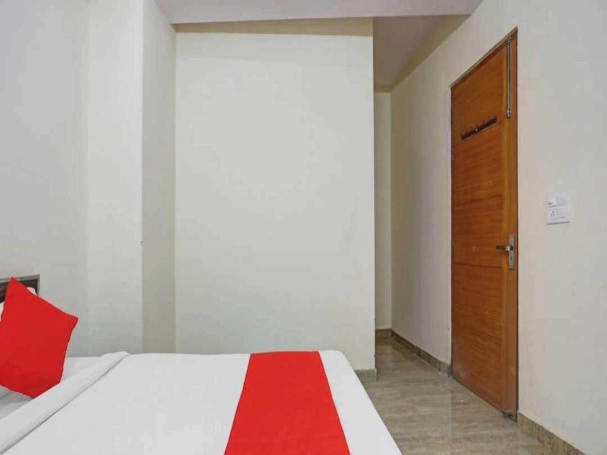 Hotel Sky Bird Bhauli Esterno foto